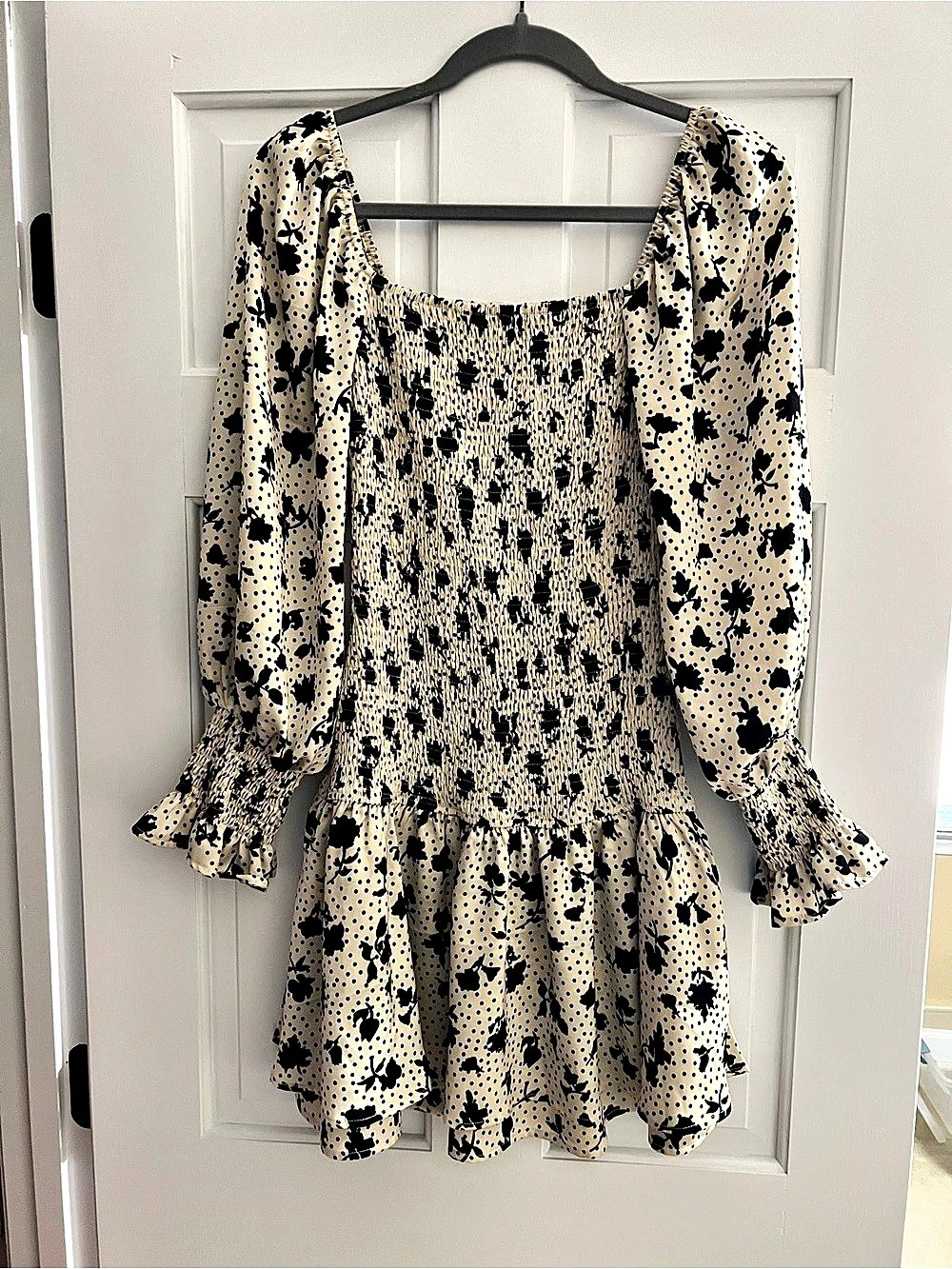 Floral Mini Dress in Beige & Black Like New